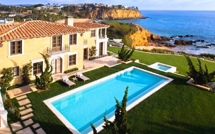 Not So Little Italy – 2585 Riviera Drive, Abalaone Point, Irvine Cove Community, Laguna Beach, Orange County, California, CA 92651, United States of America – For sale for $55 million (£42.7 million, €49 million or درهم202 million) through Maxine Laube of Surterre Properties – Owned by Ronald K. Loder and Yolanda Loder