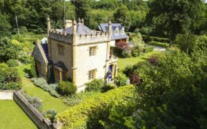 Pint-Sized Perfection – Molly’s Lodge and Molly’s Mews, Wolford Heath, Near Long Compton, Warwickshire, United Kingdom, CV36 5NR – Weston Park Estate – £575,000 ($717,000, €677,000 or درهم‎‎2.6 million).