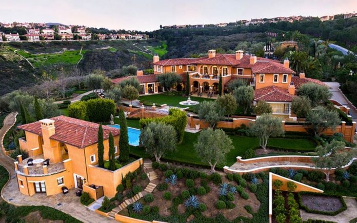 Flying a White Elephant – One Pelican Hill Road North, Newport Coast, Newport Beach, Orange County, California, CA 92657 – Once listed at £67 million and sold for £14 million. Now for sale again for £43 million after death of owner Toshiaki Ogasawara – Offered by Pace Properties.