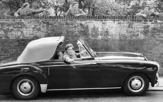 Look – It’s a Lagonda – 1953 Lagonda 3-litre drophead coupé – Originally owned by Sir Peter Ustinov, CBE FRSA – To be sold at auction for £70,000 to £90,000 ($89,000 to $114,000, €80,000 to €102,000 or درهم327,000 to درهم420,000) by H&H Classics on 26th July 2017