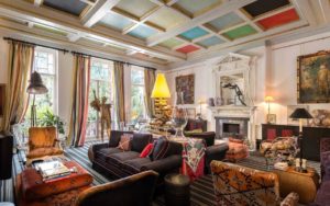 Going Dutch – Triplex in Pont Street, Knightsbridge, London, SW1X – £8.5 million ($10.9 million, €9.7 million or درهم39.9 million) through Russell Simpson – Architectural style: Pont Street Dutch