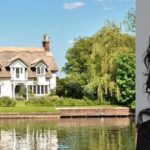 Russell-Brand-now-owns-a-cottage-with-an-AGA
