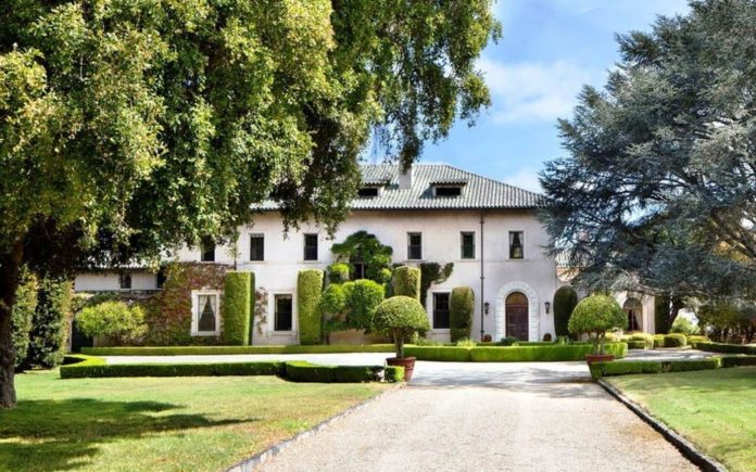 Guigné Court, Hillsborough, California, CA 94010