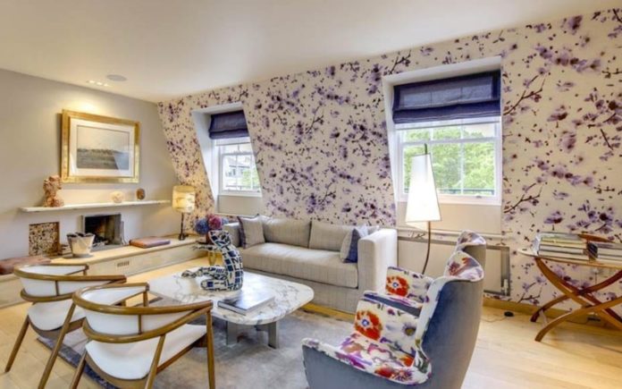 A Slumping Square – Flat K, 1 Eaton Square, London, SW1W 9DA, United Kingdom – For sale through Savills for £1.925 million ($2.483 million, €2.178 million or درهم9.121 million) with 16 years left on lease. Paedophile politician Lord Boothby lived in the building until his death.