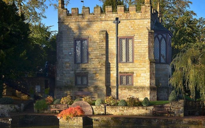 A Homely Castle – Britain’s smallest castle – Starborough Castle, Moor Lane, Marsh Green, Edenbridge, Kent, TN8 5QY, United Kingdom – For sale for £1.75 million ($2.24 million, €2.09 million or درهم8.24 million) through Henry & James