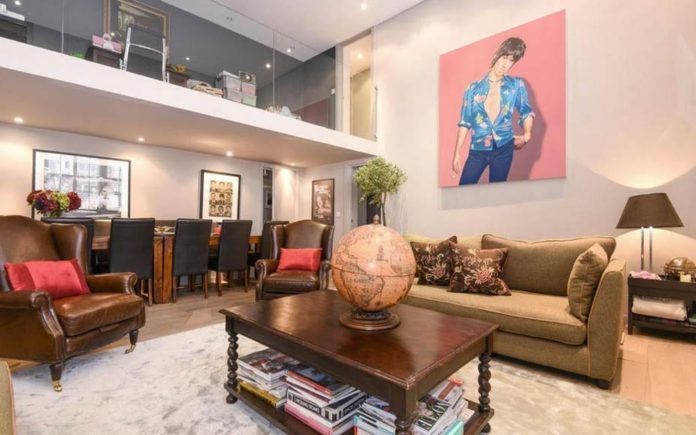 A Bargain in Belgravia – Bradbrook House, Studio Place, Belgravia, London, SW1X 8EL studio for £995,000 ($1.3 million, €1.1 million or درهم4.8 million) – Fully renovated Belgravia studio with double height reception room for sale for just £455 per square foot. It comes with a catch.