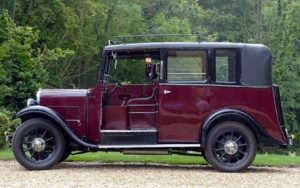 Taxi! – 1938 Austin 12/4 Heavy Low Loader Taxicab with coachwork by J. & H. Ricketts to be sold by H&H Classics at their Imperial War Museum Duxford sale in Cambridgeshire on 29th March 2017 – Estimate: £24,000 to £28,000 ($30,100 to $35,200, €27,700 to €32,400 or درهم110,700 to درهم129,100)