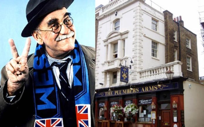 The Death of The Boozer – Greed has killed traditional British pubs – Matthew Steeples visits the Belgravia pub The Plumbers Arms in Lower Belgrave Street, London, SW1 and laments the death of the traditional British boozer. Lady Lucan fled there after her husband allegedly bludgeoned the couple’s nanny to death in 1974.