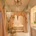 The-bathroom-in-which-Rivers-liked-to-paint