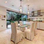 The-dining-kitchen-opens-directly-onto-the-garden-1