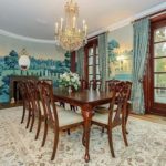 The-dining-room-is-decorated-with-pastoral-scenes-1