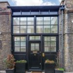 The-entrance-to-the-building-1