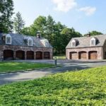 The-estate-features-an-eight-car-garage-1