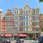 The-exterior-of-48-Sloane-Square-1