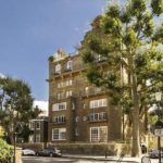 The-exterior-of-Lansdowne-House-1