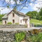 The-gate-lodge-to-the-estate-1