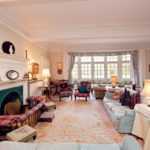 The-interior-is-surprisingly-homely