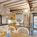 The-kitchen-has-a-full-sized-AGA