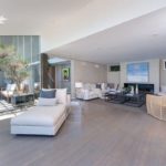 The-property-is-decorated-in-a-neutral-style-1