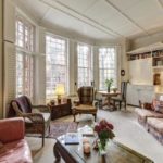 The-reception-room-of-the-250000-ground-floor-apartment-benefits-from-high-ceilings