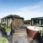 The-roof-terrace-includes-a-six-person-Jacuzzi-1