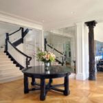 The-staircase-has-been-decorated-in-typical-Ken-Fulk-style-1