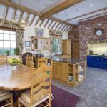 The-style-of-the-kitchen-is-somewhat-twee