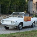 The-whicker-car-with-its-roof-removed