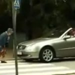 This-Mercedes-Benz-driver-paid-for-his-impatience