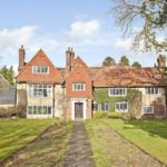 This-house-near-Watford-seems-like-a-veritable-bargain-by-comparison