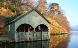 A Half Million Hut – £500,000 ($654,000, €562,000 or درهم2.4 million) for Wall Holm Boathouse, Glenridding, Ullswater, Lake District, Cumbria, CA11 0PF through estate agents Fine & Country – Lakeland boat house goes on sale for somewhat ambitious sum of £500,000 in spite of not having any residential accommodation.