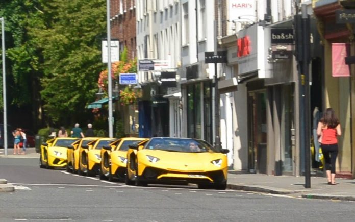 Gaining a Lambo (or five) – Convoy of five yellow Lamborghinis spotted cruising around Kensington and Chelsea. Ostentatious or what?