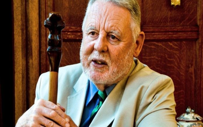 Hero of the Hour – Terry Waite – Former hostage Terry Waite wisely tells the nation to keep their dignity, structure their day, become creative and be grateful during the coronavirus lockdown.