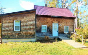 Come Enjoy! £48,300 ($59,900) for 14 Smith Hill Road, Wellington, Piscataquis County, Maine, ME 04942, United States of America – Edwardian cottage with 22 acres of land in Wellington, Maine for sale for the same price as a brand new Land Rover Discovery.