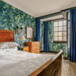 A Cockney Paradise in Chelsea – Actor Harry Fowler’s apartment for sale Art deco mansion block apartment in Chesil Court, Chelsea Manor Street, Chelsea, London, SW3 5QS, United Kingdom that was once home to the “cheeky Cockney” actor Harry Fowler for sale for £975,000.