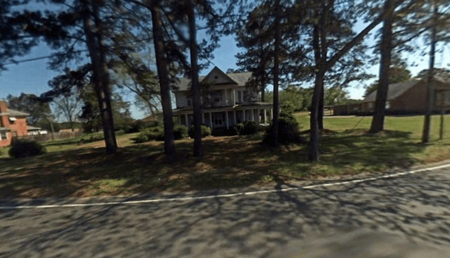 Bigging-Up a Mini Mansion – £44,000 or $54,900 for mini mansion 200 East Jackson Street, Woodland, Rich Square, Northampton, North Carolina, NC 27869, United States of America through agent Nancy G. Freeman of Freeman Realty – ‘Stately’ Cape Cod style ‘mini mansion’ in North Carolina with 1.14 acres of land for sale for just £44,000; it is situated in a town that was the birthplace of the biggest ever American, Mills Darden.