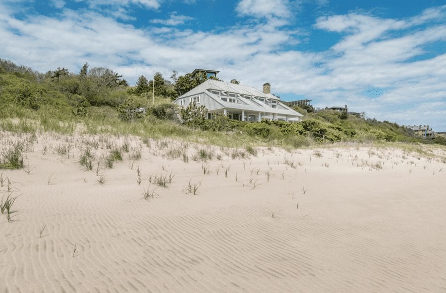 A Highway Ponzi House – 216 Old Montauk Highway, Montauk, The Hamptons, New York State, NY 11954, United States of America – Montauk beach house built for Ponzi schemer Bernie Madoff resurfaces for sale for double what U.S. Marshalls got for it in 2009 – Offered for sale by Out East for £14.1 million ($17.9 million, €15.3 million or درهم65.7 million). Owned currently by Broadway producer Daryl Roff and real estate billionaire Steven Roth.