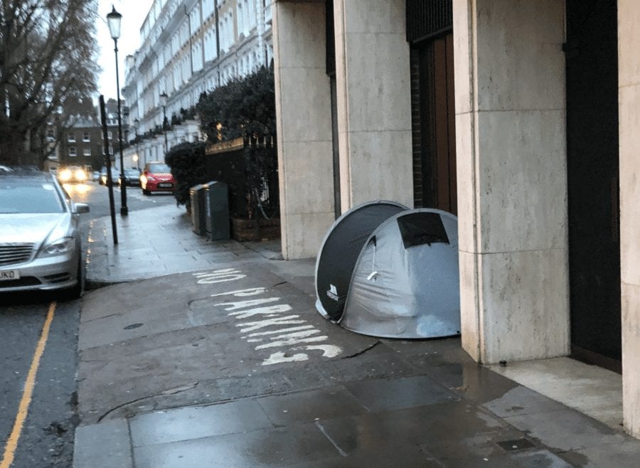 Knightsbridge – Tent City 2020 – Homeless tents Bromton Road, SW3 – As Knightsbridge’s Brompton Road turns into a ‘tent city’ for the homeless, Matthew Steeples urges readers to support such people this Christmas.