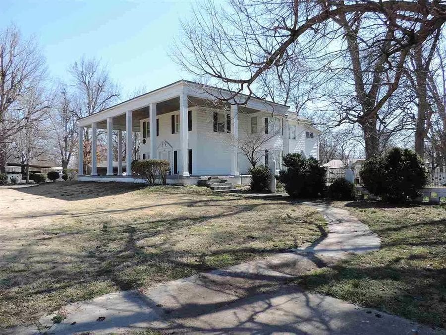Gone with the Wind (on a Bargain Basement Budget) – 221 Poplar Street, Ridgely, Lake County, Tennessee, TN 38080, United States of America – ‘Antebellum style’ residence in Tennessee that looks like a ‘bargain basement budget’ ‘Gone with the Wind’ house for sale for just £128,000 ($179,900, €150,100 or درهم660,700) or the equivalent of £36 per square foot ($50, €42 or درهم184 per square foot) by agents Carousel Realty of Dyer County.