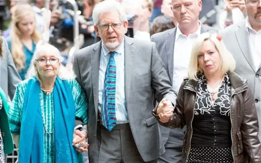Bindi-Nicholls-right-with-her-father-Rolf-Harris-and-mother-Alwen-Hughes-1-1