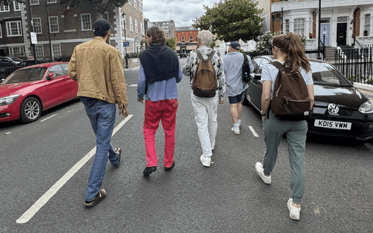 Sunday Stroll Crimes of the Rich and Famous Walk 1